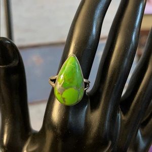 925 sterling silver pear shaped chrysoprase ring.